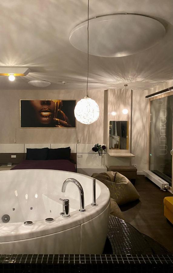 Sky Flat Jacuzzi 27 Floor Daire Klaipėda Dış mekan fotoğraf