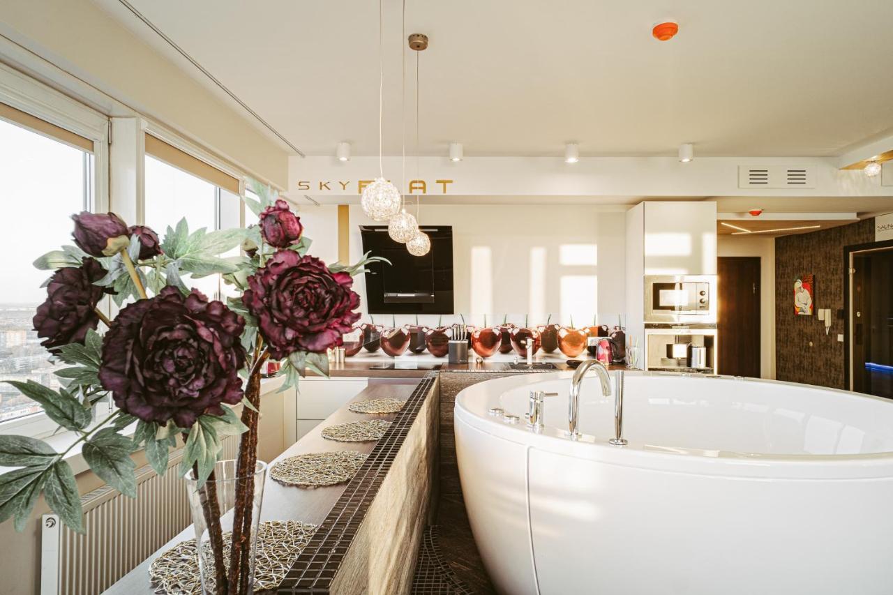 Sky Flat Jacuzzi 27 Floor Daire Klaipėda Dış mekan fotoğraf