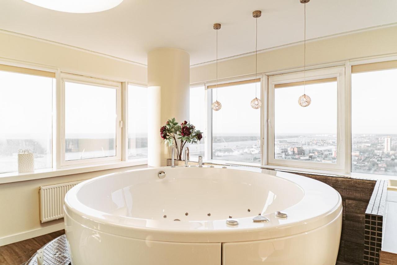 Sky Flat Jacuzzi 27 Floor Daire Klaipėda Dış mekan fotoğraf