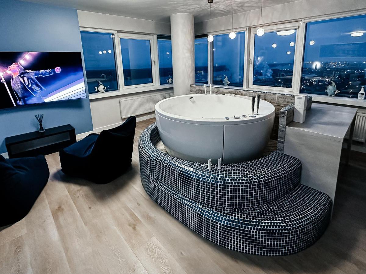 Sky Flat Jacuzzi 27 Floor Daire Klaipėda Dış mekan fotoğraf